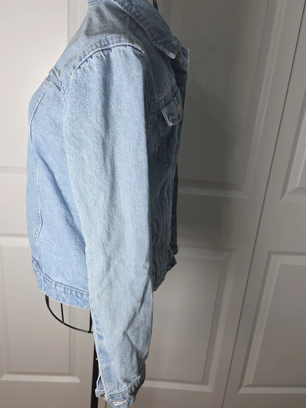 Levi’s Denim Jacket Light Wash Trucker Distressed Youth XL Women XS S